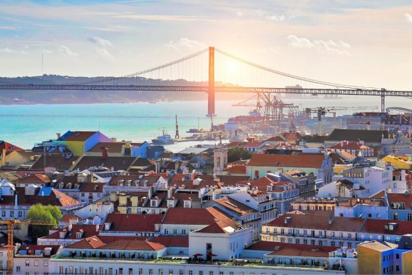 Work in sunny Lisbon as a Finnish Customer Support Agent
