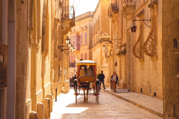 arbeite-als-deutschsprachige-r-kundenberater-in-im-sonnigen-malta