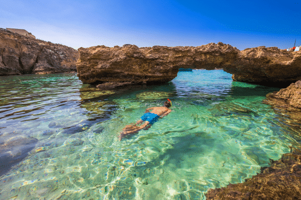 saknar-du-sol-och-varme-just-nu-soker-vi-efter-personer-som-vill-jobba-som-online-croupier-pa-malta