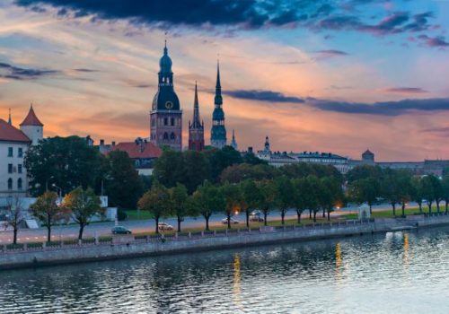 🌍 Dutch-speaking customer support in Latvia - work and live in Riga!